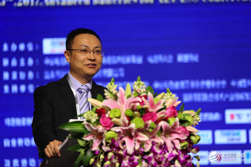 色情漫画
经济学博士、副教授谢里